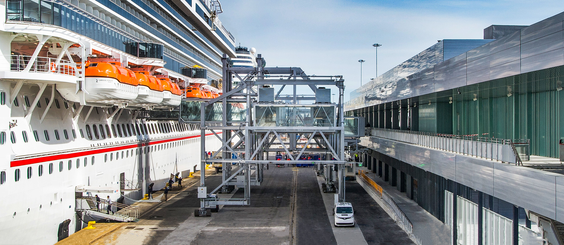 barcelona airport cruise terminal